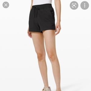 Lululemon Spring Breakaway short
